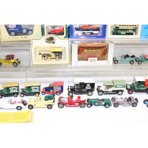 694 - Qty of assorted mixed toy cars and other vehicles to inc Corgi, Models of Yesteryear etc, some boxed... 