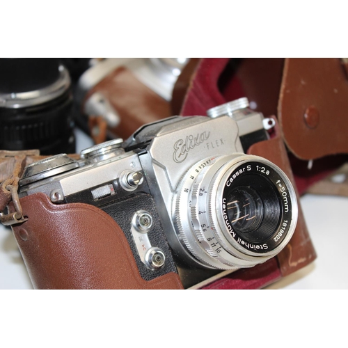 777 - Qty of vintage and later camera and photography equipment to incl an Olympus OM10, Tamron 80-210mm z... 