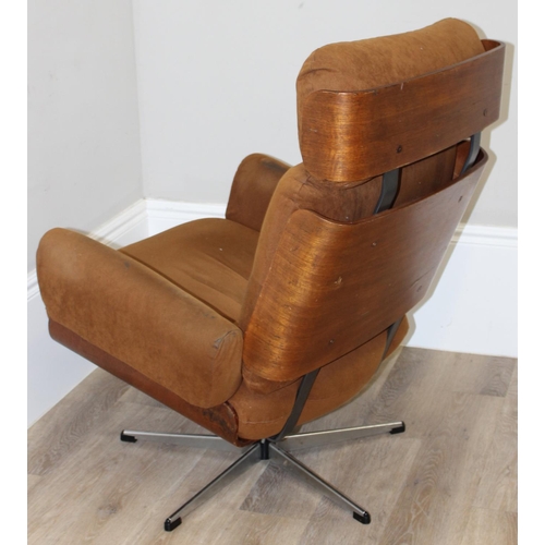 21 - An mid-century Eames style swivel chair with bentwood & brown fabric swivel chair with chrome base, ... 