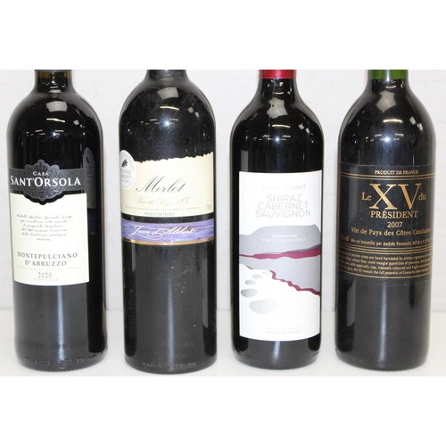 1599O - 7 bottles of assorted vintage red wine to include Le XV du President, Shiraz, Merlot etc