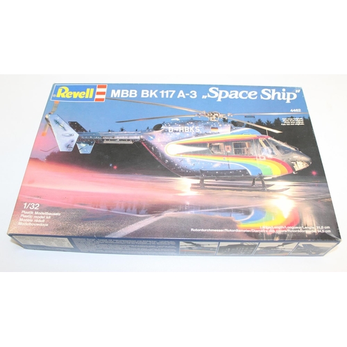 700 - Qty of assorted vintage model kits etc to inc Ertl, Hasegawa, Revell, Star Trek etc, all unchecked f... 