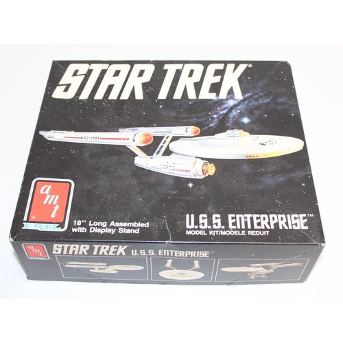 700 - Qty of assorted vintage model kits etc to inc Ertl, Hasegawa, Revell, Star Trek etc, all unchecked f... 