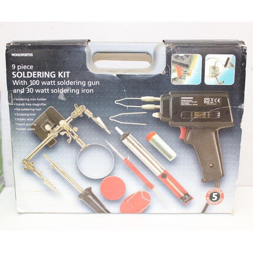 791 - Qty of power and other tools to include a MacAllister 3 blade planer COD750PP, a 9 piece soldering k... 