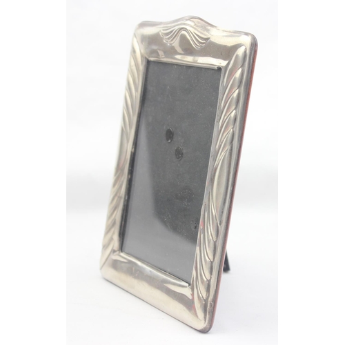 1020 - A vintage silver mounted photograph frame, marked 925 and XRF confirmed, approx 18cm x 13cm