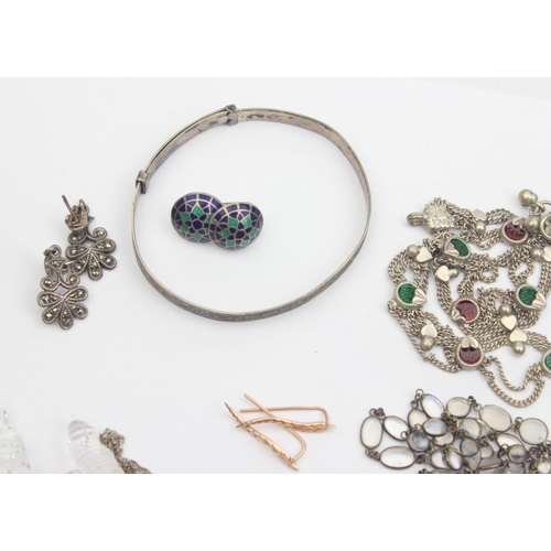 1111 - Qty of assorted silver and silver gilt jewellery, most pieces marked but all XRF confirmed to be sil... 