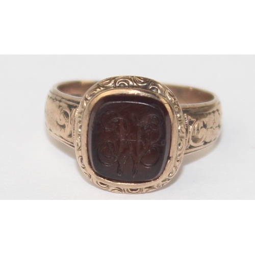 1122 - A German 8ct gold (.333) signet ring, marked and XRF confirmed, approx size L, approx 4.04g gross