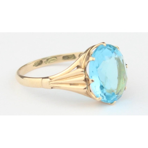 1148 - An unusual retro Swedish 14ct gold cocktail ring set with a large facet cut light blue green stone, ... 