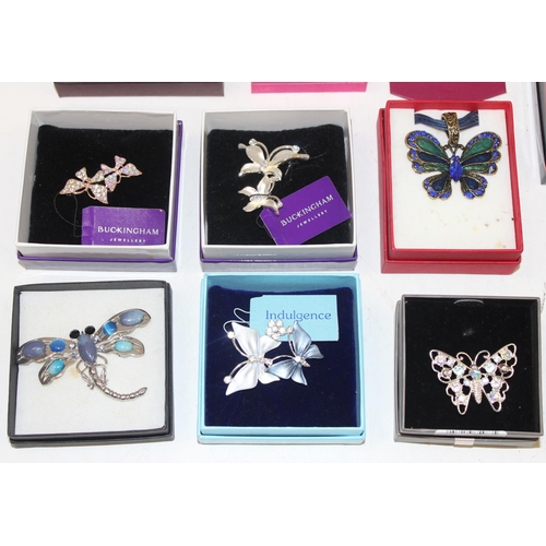 1171 - A large qty of assorted boxed costume jewellery items to inc silver, mainly Butterfly related brooch... 