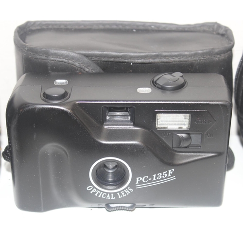 807 - Qty of Vintage and other cameras to include Fujifilm, Kodak and Praktica