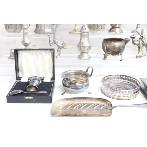 1083 - Qty of assorted mixed antique and later metalware, mainly silver plate and pewter, approx 9kg gross