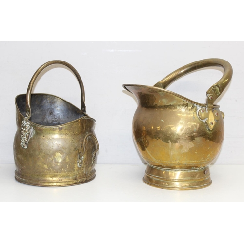 1711 - Qty of assorted brass and other metalware to inc 2 coal scuttles and various other pots etc