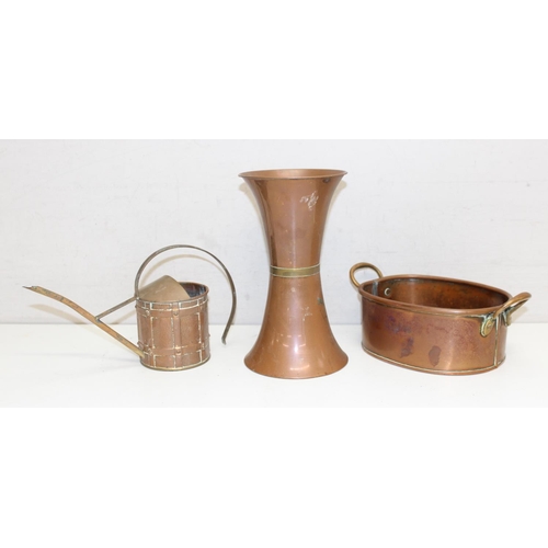 1711 - Qty of assorted brass and other metalware to inc 2 coal scuttles and various other pots etc