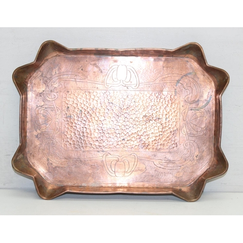 1716 - An Art Nouveau period copper serving tray in the manner of Keswick or Newlyn, marked only 