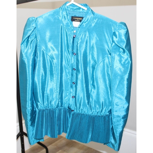 218 - 5 items of vintage ladies clothing to include a reversible 1980's Picasso jacket, pieces sized betwe... 