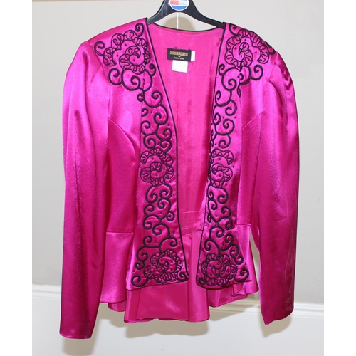 218 - 5 items of vintage ladies clothing to include a reversible 1980's Picasso jacket, pieces sized betwe... 