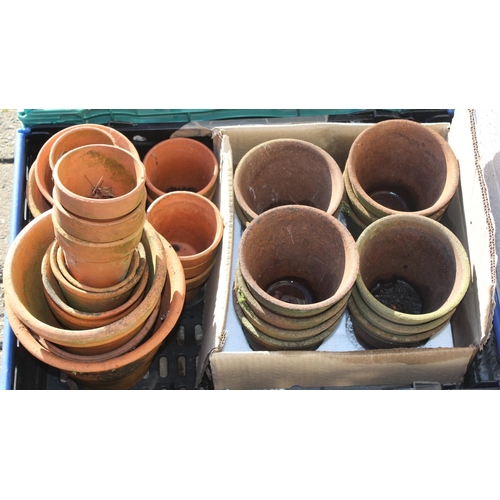 355 - An enormous quantity of terracotta garden plant pots, many of some age, possibly antique - crates no... 