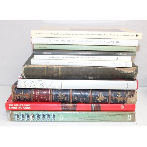 605 - Qty of assorted vintage and later reference books and auction catalogues, mainly Sotheby's