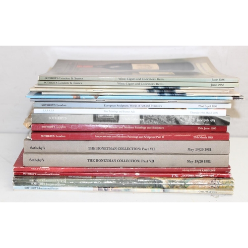 605 - Qty of assorted vintage and later reference books and auction catalogues, mainly Sotheby's