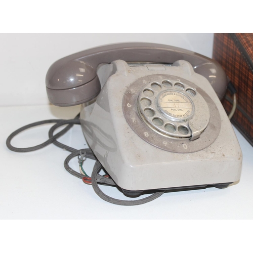 805 - Qty of assorted vintage and later electronic items to inc a GPO telephone, Lilliput typewriter in ca... 