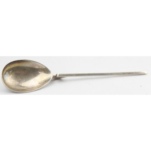 1086 - 4 silver coffee spoons formed as an anointing spoon, all with English hallmarks but various dates an... 