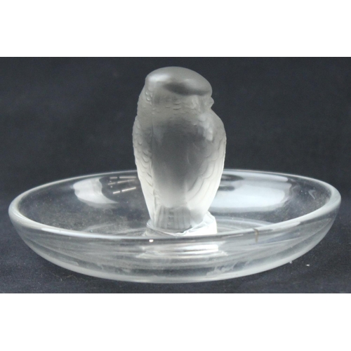 1512B - Vintage Lalique Rapace pin dish featuring a beautiful sculpture of a bird in frosted crystal on a cl... 