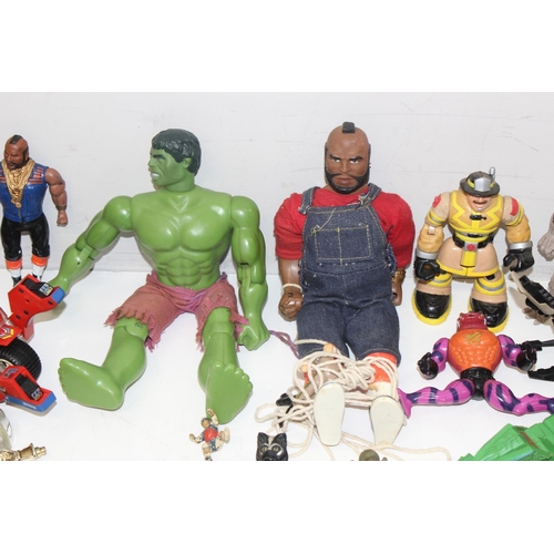 707 - A qty of assorted vintage toy figures to inc Mr T, Hulk, Star Wars etc