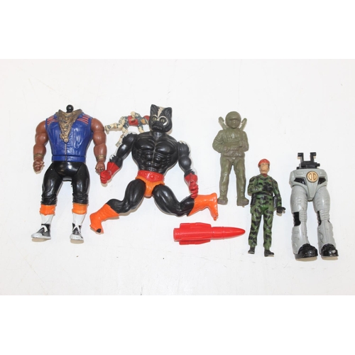 707 - A qty of assorted vintage toy figures to inc Mr T, Hulk, Star Wars etc