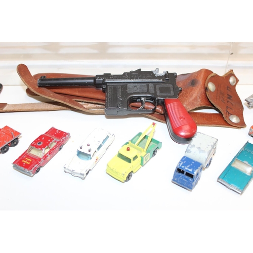 710 - A large qty of assorted vintage Matchbox and Lesney Toys die-cast vehicles, playworn