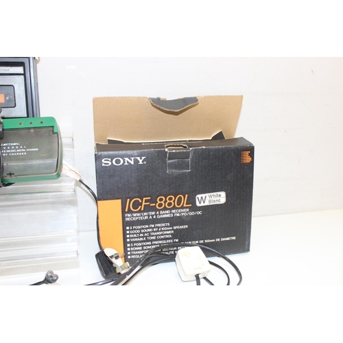 797 - Qty of vintage and later radios to include a Sony CFS-200L, Sony ICF-880L and a Sanyo RP 7445