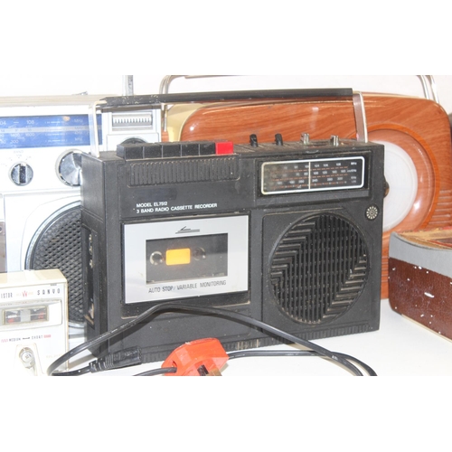 798 - Qty of vintage and later radios and CD players to include a Venturer CD1282i-p, Panasonic RX-C34