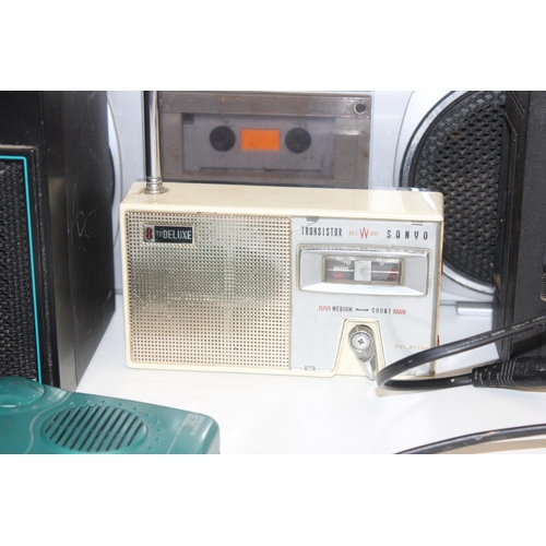 798 - Qty of vintage and later radios and CD players to include a Venturer CD1282i-p, Panasonic RX-C34