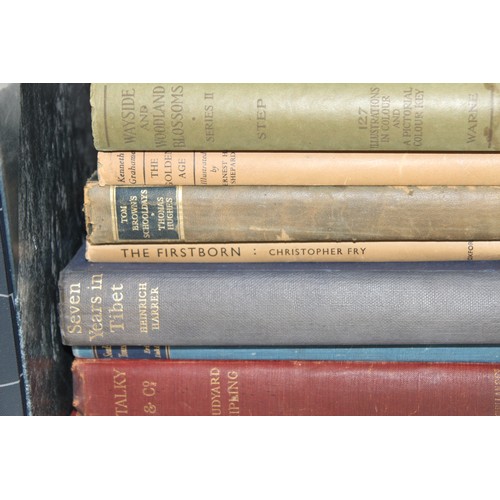 593 - Qty of assorted antique and vintage books to inc folio books in slip cases, Kenneth Grahame, Rudyard... 