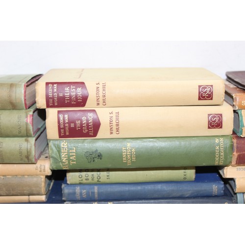 593 - Qty of assorted antique and vintage books to inc folio books in slip cases, Kenneth Grahame, Rudyard... 