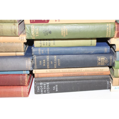 593 - Qty of assorted antique and vintage books to inc folio books in slip cases, Kenneth Grahame, Rudyard... 