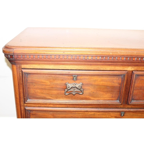 138 - An antique mahogany 2 over 3 chest of drawers with Art Nouveau brass handles, approx 116cm wide x 54... 