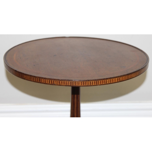 123 - An antique Sheraton style wine table with boxwood inlay, approx 37cm in diameter x 63cm tall