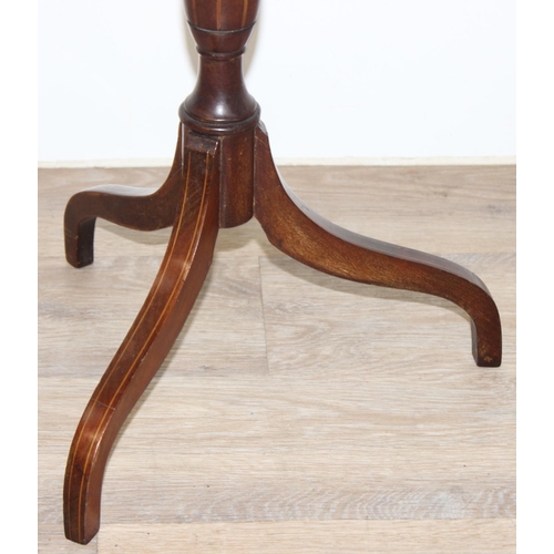 123 - An antique Sheraton style wine table with boxwood inlay, approx 37cm in diameter x 63cm tall