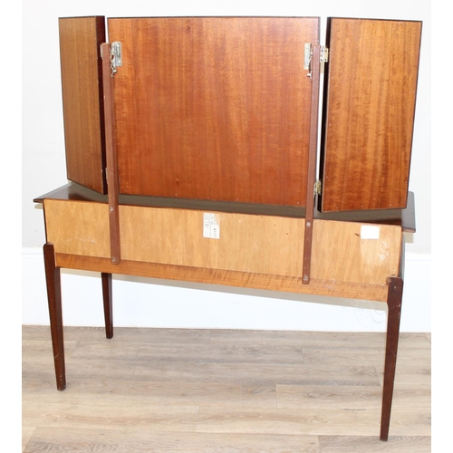 130 - A retro Stag dressing table and stool, the table with 3 mirrors, approx 120cm wide x 47cm deep x 127... 