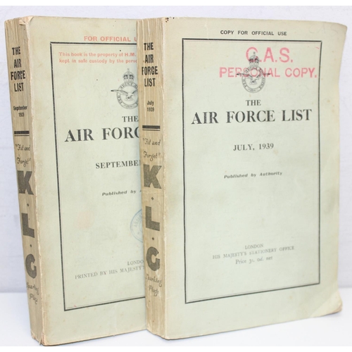 511 - Qty of assorted books to mainly RAF related to inc Royal Air Force 1939-1945 by Denis Richards in 3 ... 