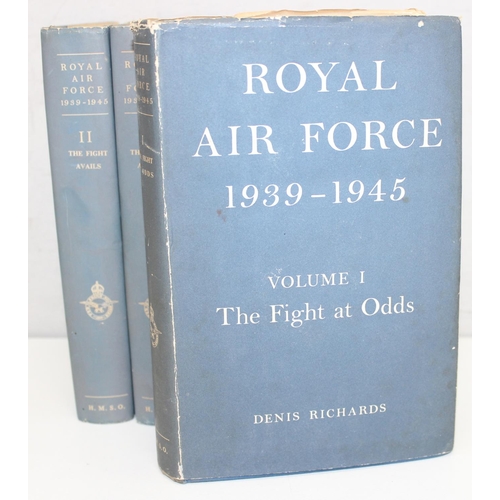 511 - Qty of assorted books to mainly RAF related to inc Royal Air Force 1939-1945 by Denis Richards in 3 ... 