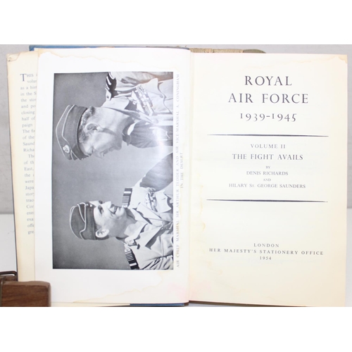 511 - Qty of assorted books to mainly RAF related to inc Royal Air Force 1939-1945 by Denis Richards in 3 ... 