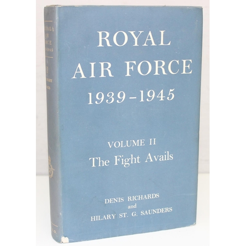 511 - Qty of assorted books to mainly RAF related to inc Royal Air Force 1939-1945 by Denis Richards in 3 ... 