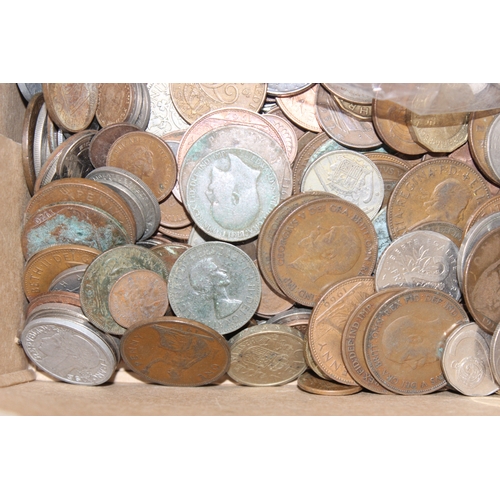 1259 - A qty of assorted mixed world coins to inc commemorative crowns, approx 2.8kg gross