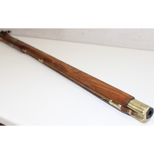 1403 - Replica weapons: A Kentucky long rifle and single-barrel shotgun, longest approx 140cm (2)