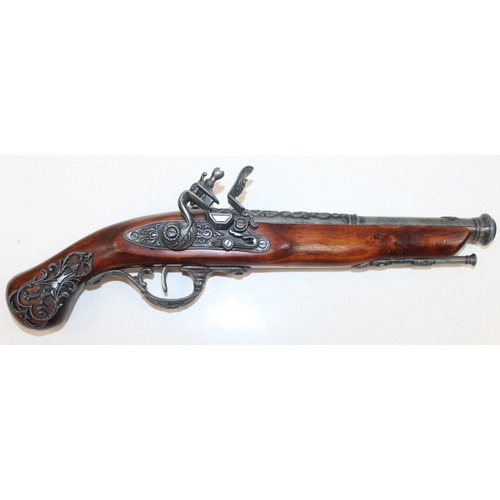 1406 - Replica weapons: Flintlock pistol and a Richard's flintlock Blunderbuss pistol, longest approx 37cm ... 