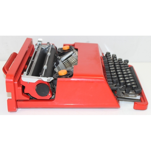 704 - Vintage Olivetti Valentine typewriter in compact carry-case in red