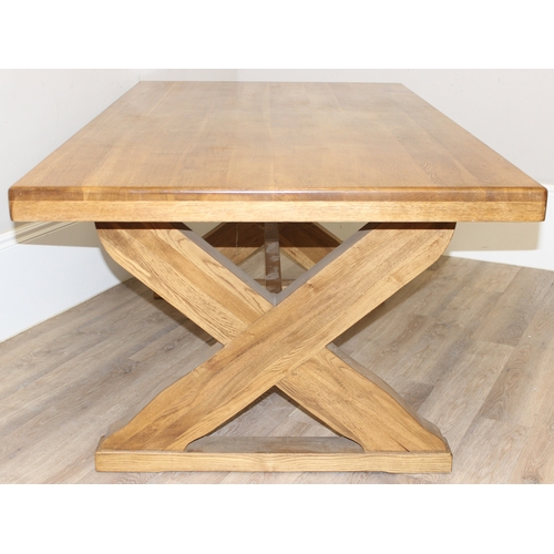 53 - A superb quality oak table with X frame base, complete oak construction, seemingly unmarked, approx ... 