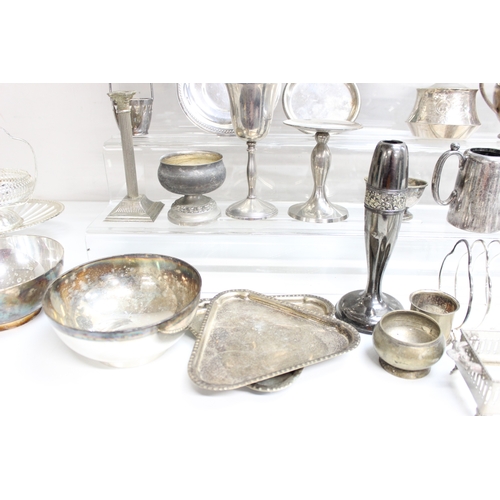 1036 - Qty of assorted silver-plated items and other metalware to incl an ice bucket, candlesticks etc, app... 