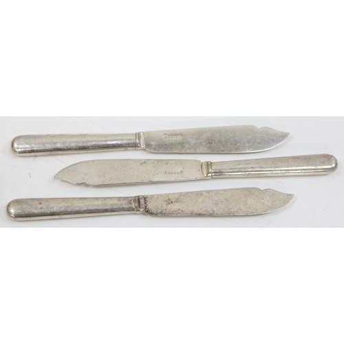 1042 - Qty of mixed flatware, mostly silver-plated and some with silver collars, approx 6.4kg gross