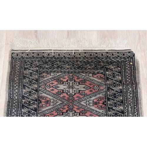 206 - 2 small decorative rugs, largest approx 96cm x 64cm